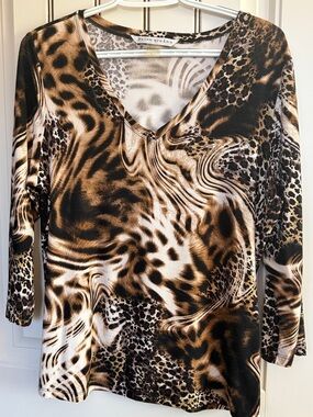 Peter Nygard Leopard Print 3/4 Sleeve Tee in 92%Polyester, 8% Spandex.  Nice!!